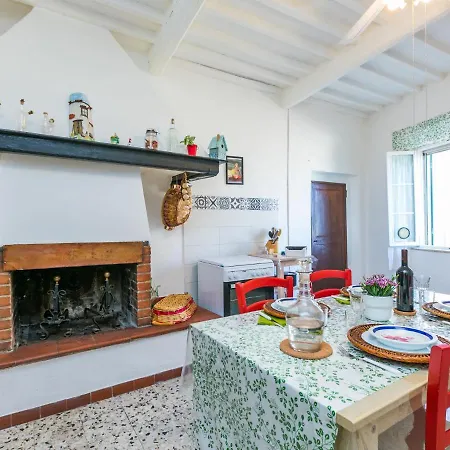 Lägenhet Francesco's Pretty House By Interhome
