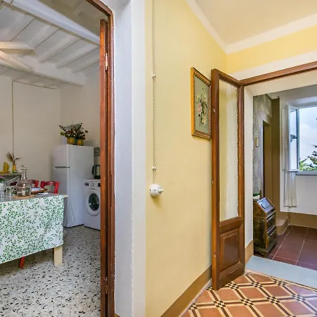 Lägenhet Francesco's Pretty House By Interhome *